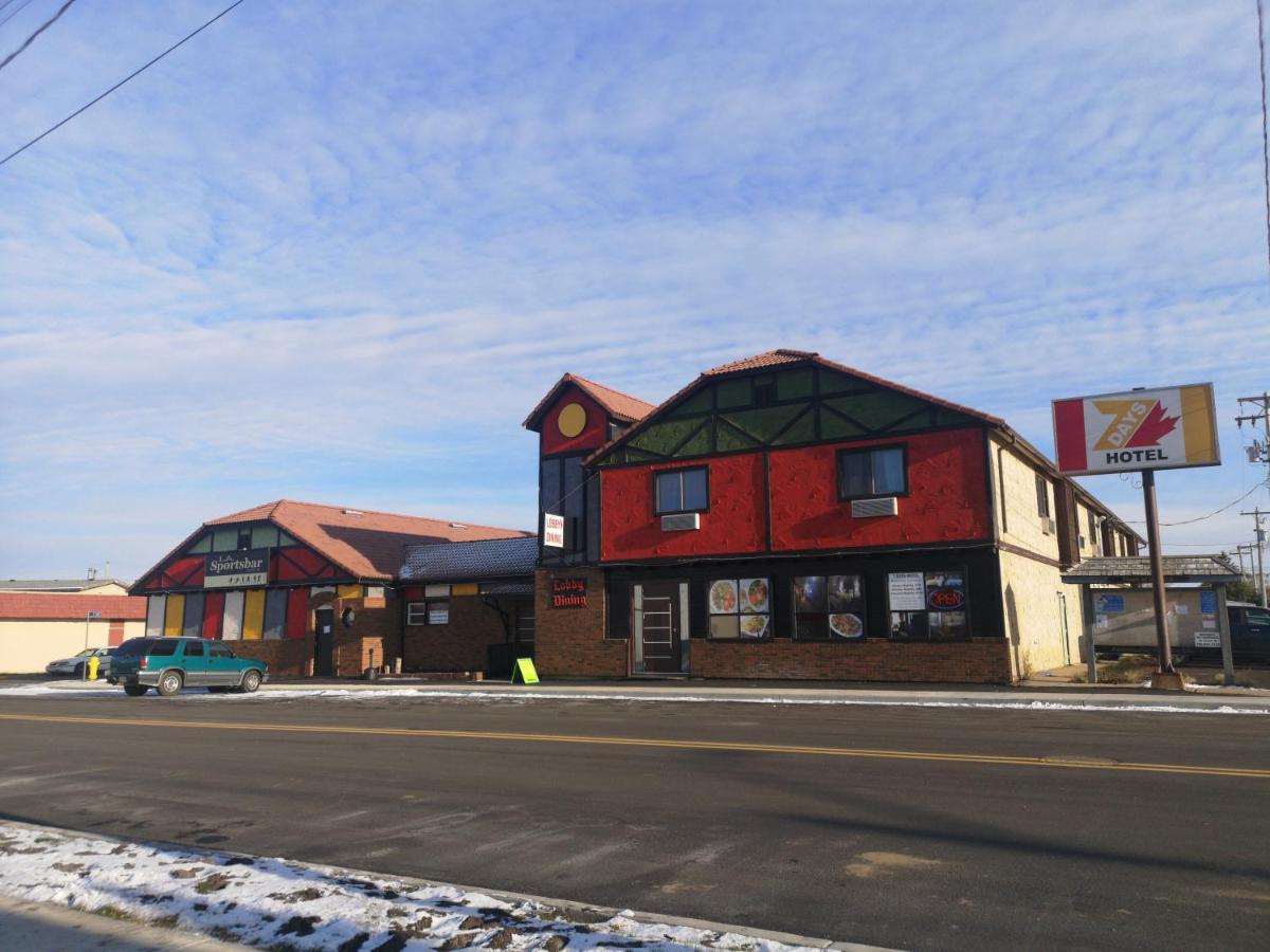 7 Day'S Hotel Lamont Exterior photo